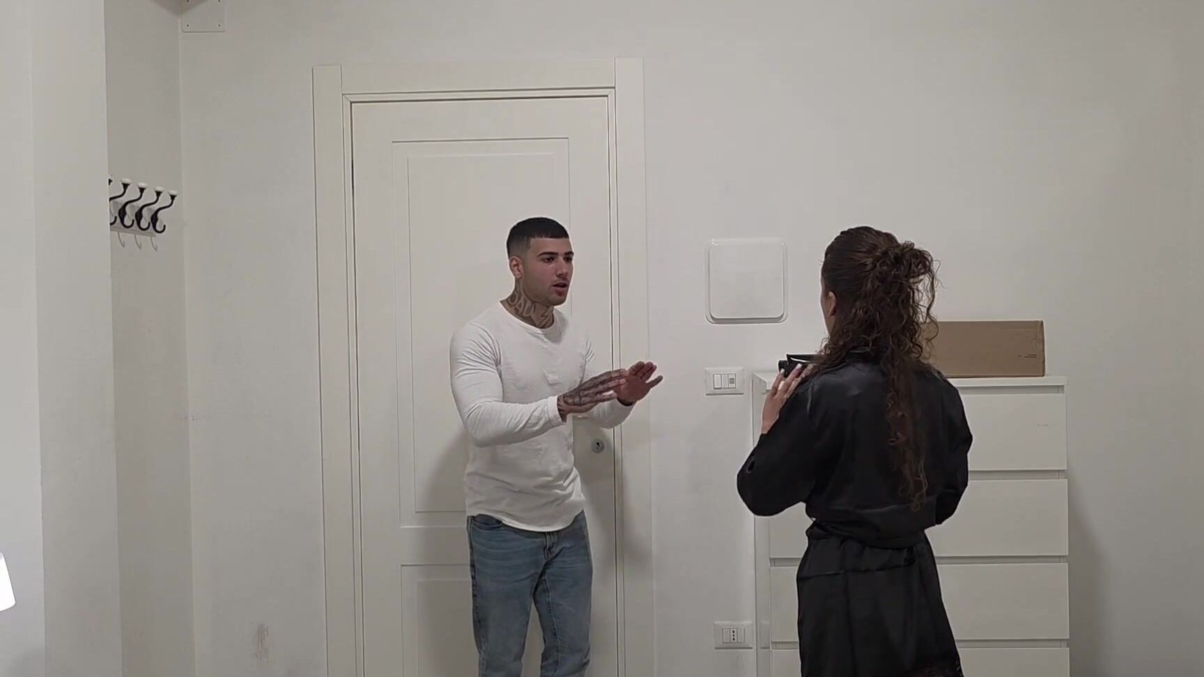 Amatoriale Italiano Seduco Il Corriere E Pago In Natura Facendomi Scopare Pornhub Com