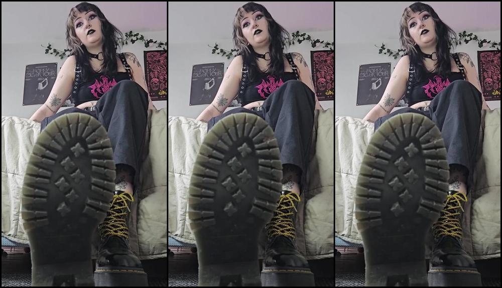 Goddess Faeria Nicknamed Faeria 07 08 2024 Onlyfans Video Pov You Paid Me For A Show Worship Session And You Finally Get To Lick My