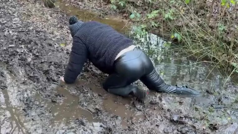 Evafarts Nicknamed Evafarts 12 24 2024 Onlyfans Video Fart Blooper From My Latest Outdoor Video Listen As I Fart As I Laugh