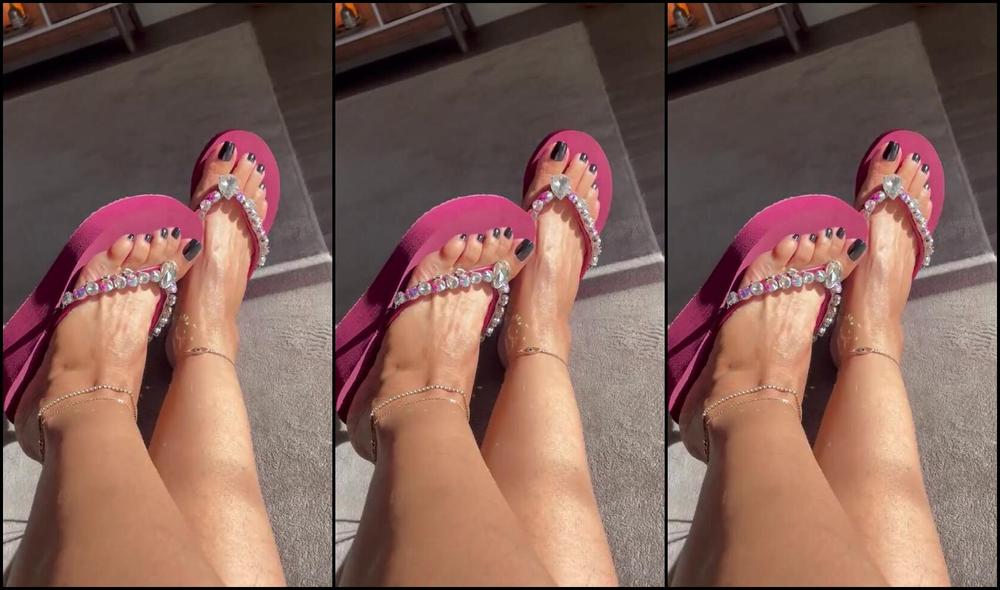 Sexyfeet47 Nicknamed Sexyfeet47 01 07 2026 Onlyfans Video Good Morning Guys Got The Best Of Both Worlds For You Today Sexy Bedazzled Wedge Flip Flops