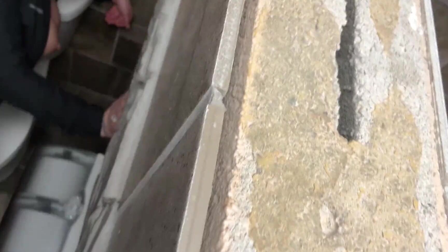 Пробираясь В Комнату Men Публично Поедает Киску Секс В Отеле С Открытой Дверью