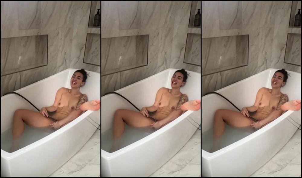 Tabbynoname Nicknamed Tabbynoname 07 08 2025 Onlyfans Video Happy Masturbation Monday I Ve Never Had A Detachable Shower Head In A Bath And I Gotta