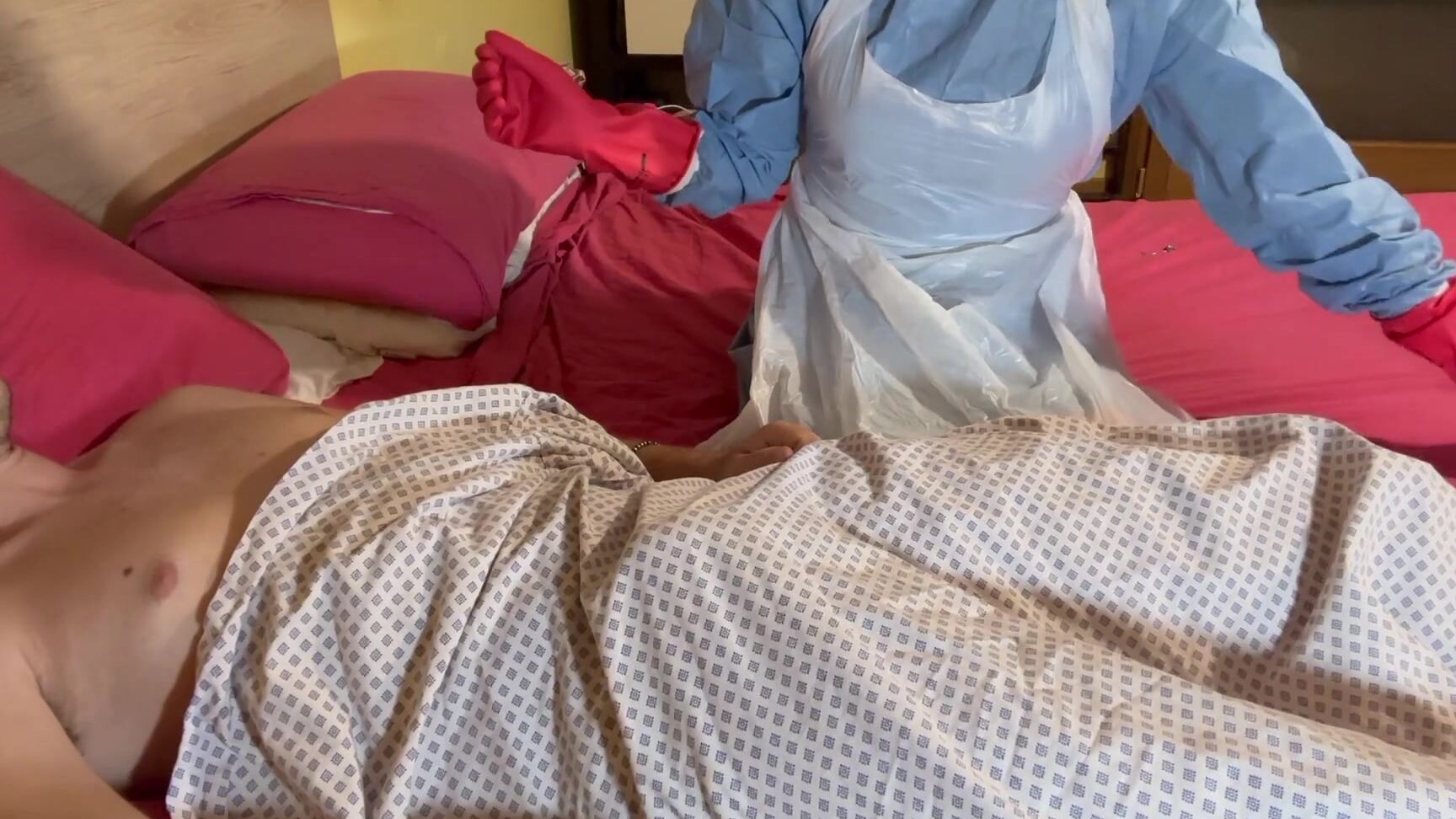 Хирург Nastya Экспериментирует На Пациенте Со Своим Новым Массажным Пистолетом Pornhub Com