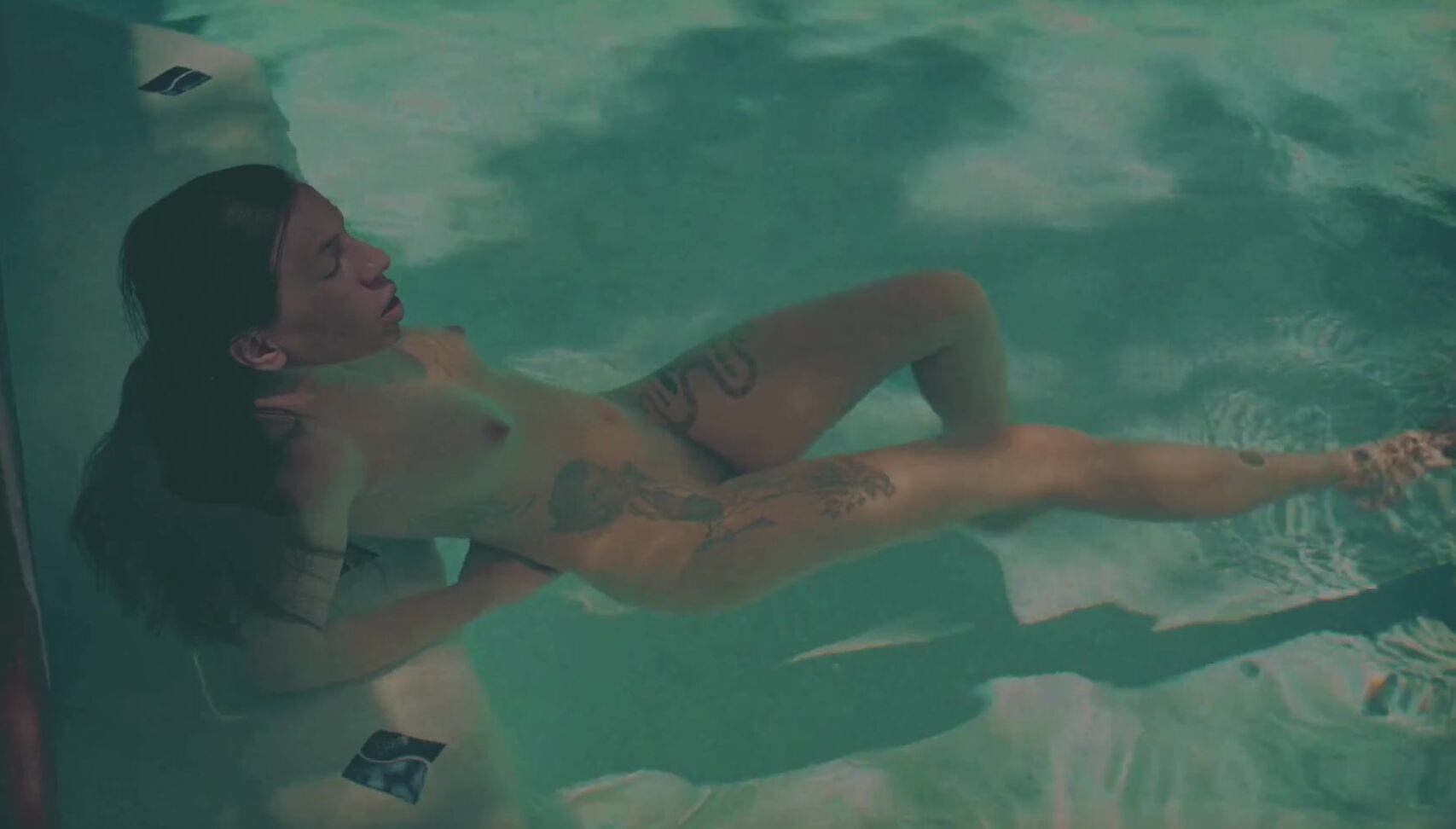 Ciren Verde Nicknamed Cirenv 09 26 2025 Onlyfans Video Some Fun In The Pool