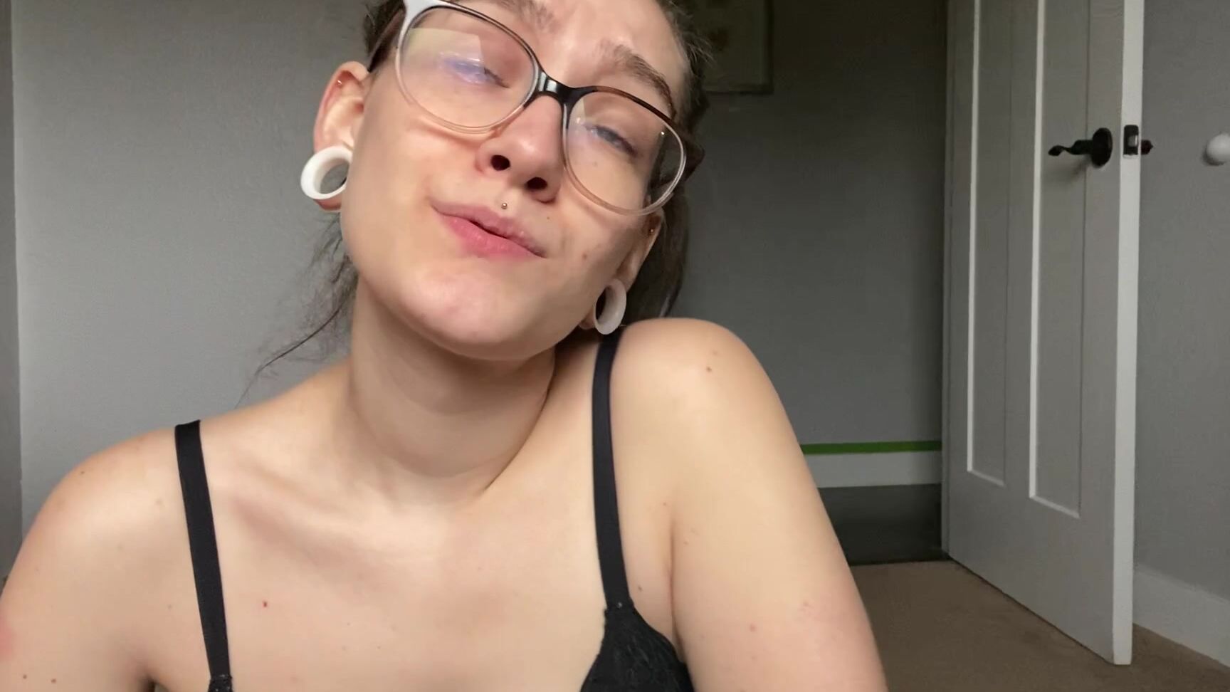 "divinebabe" ass humiliation, femdom, humiliation, sissy sluts, sissy training Joi for your ass Manyvids