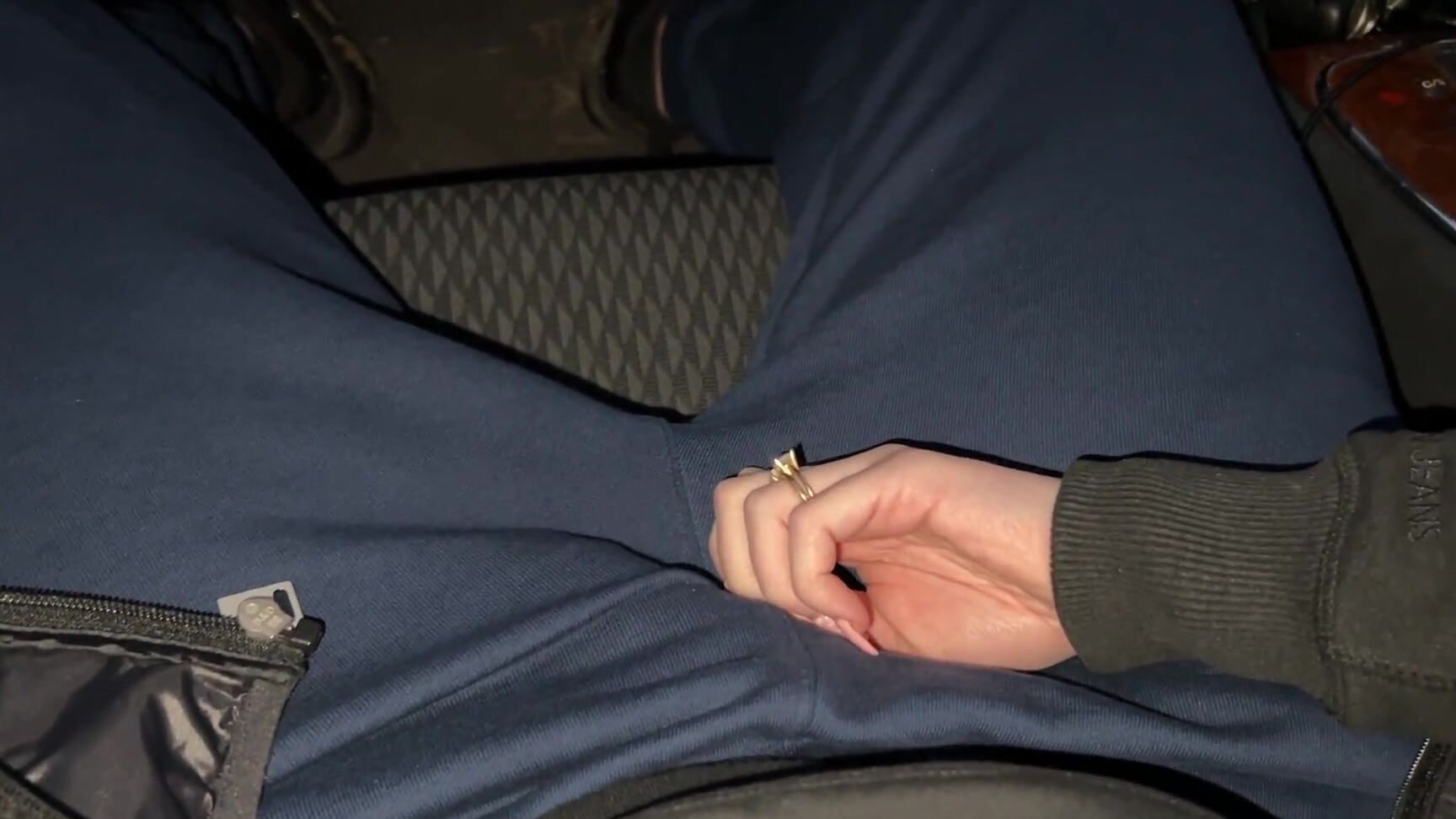 На Открытом Воздухе Веселая Ходьба И Быстрая Мастурбация В Машине Большой Член Сперма Мягкие Руки Pornhub Com