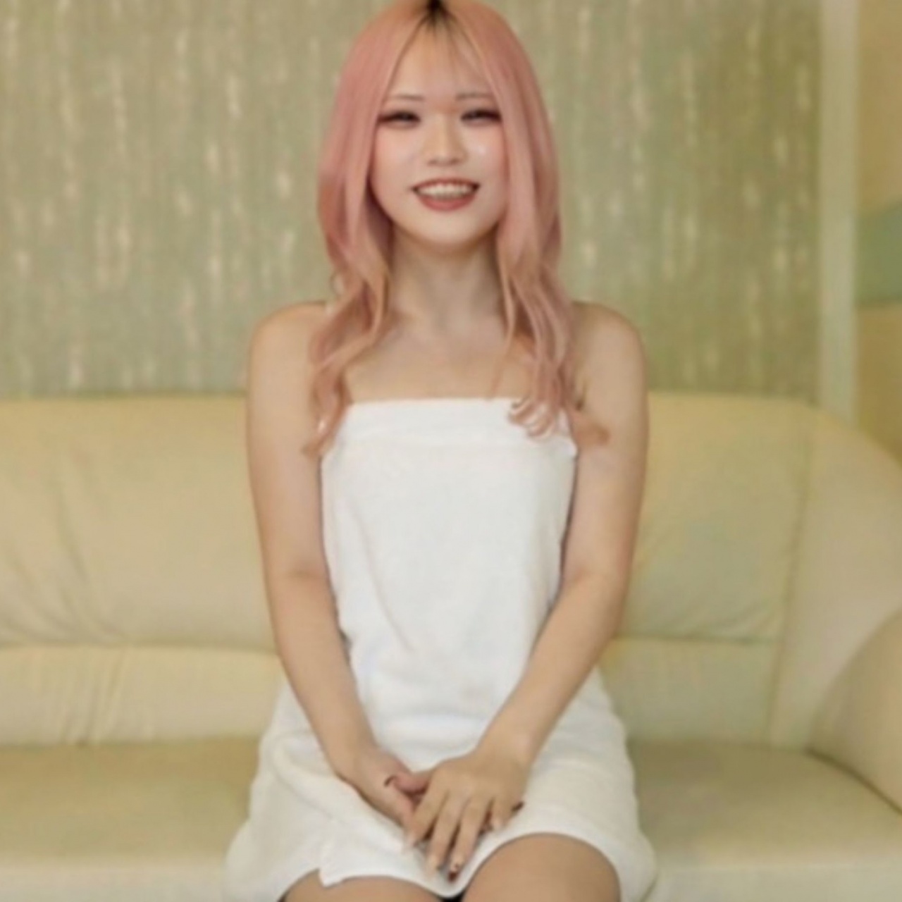 FC2-PPV-4689842 【無】 メチャ可愛い！派手色髪系の女性はエロい…？「エッチなこと大好き⤴」らしいです！さらに初顔射に初中だし収録！※特典高画質 Jav Girls 2025-05-23  "FC2-PPV-4689842 - uncensored"