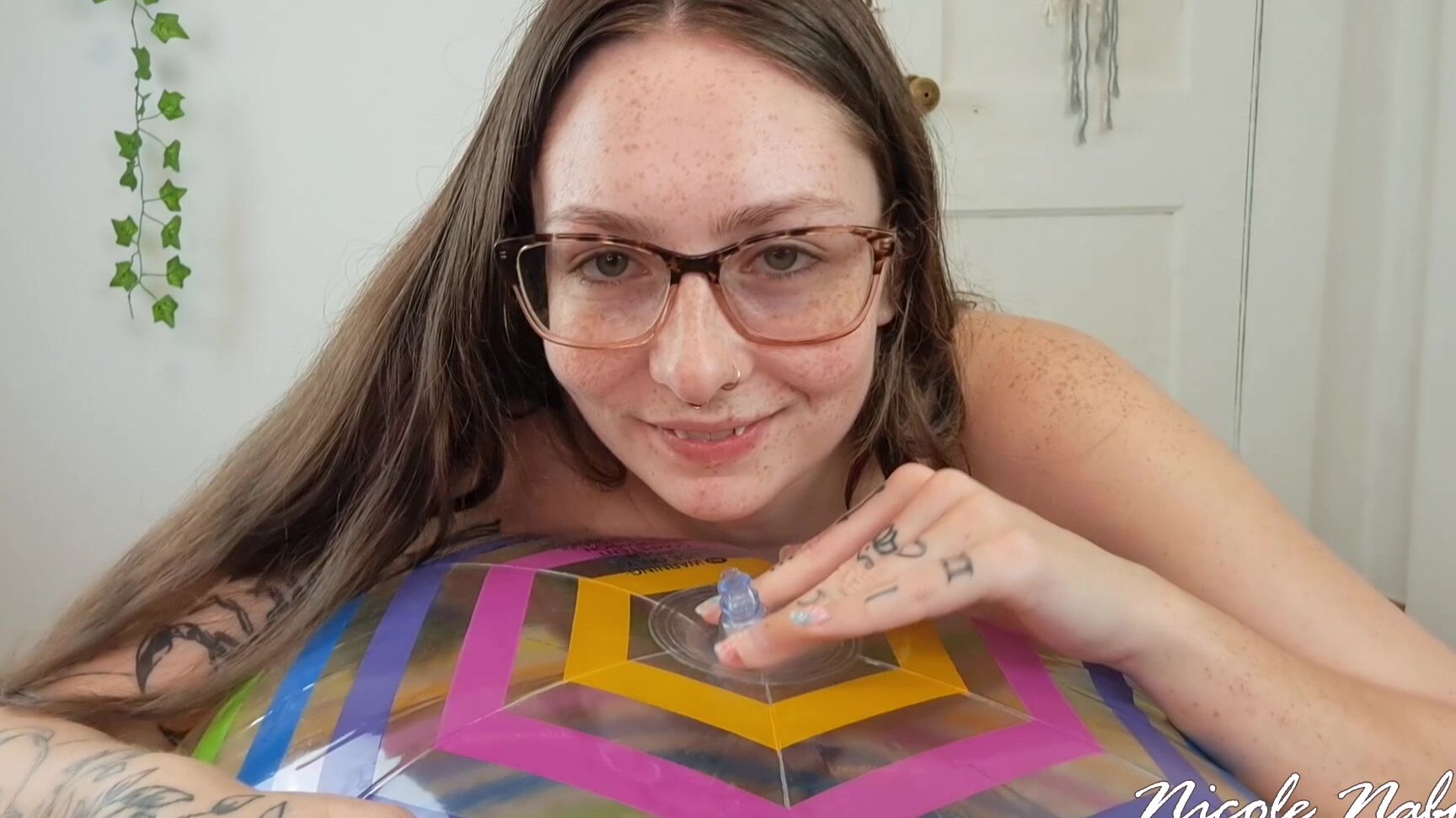 "Nicole Nabors" beachballs, humping, inflatables, squirting, valveplay Beachball valve play Manyvids