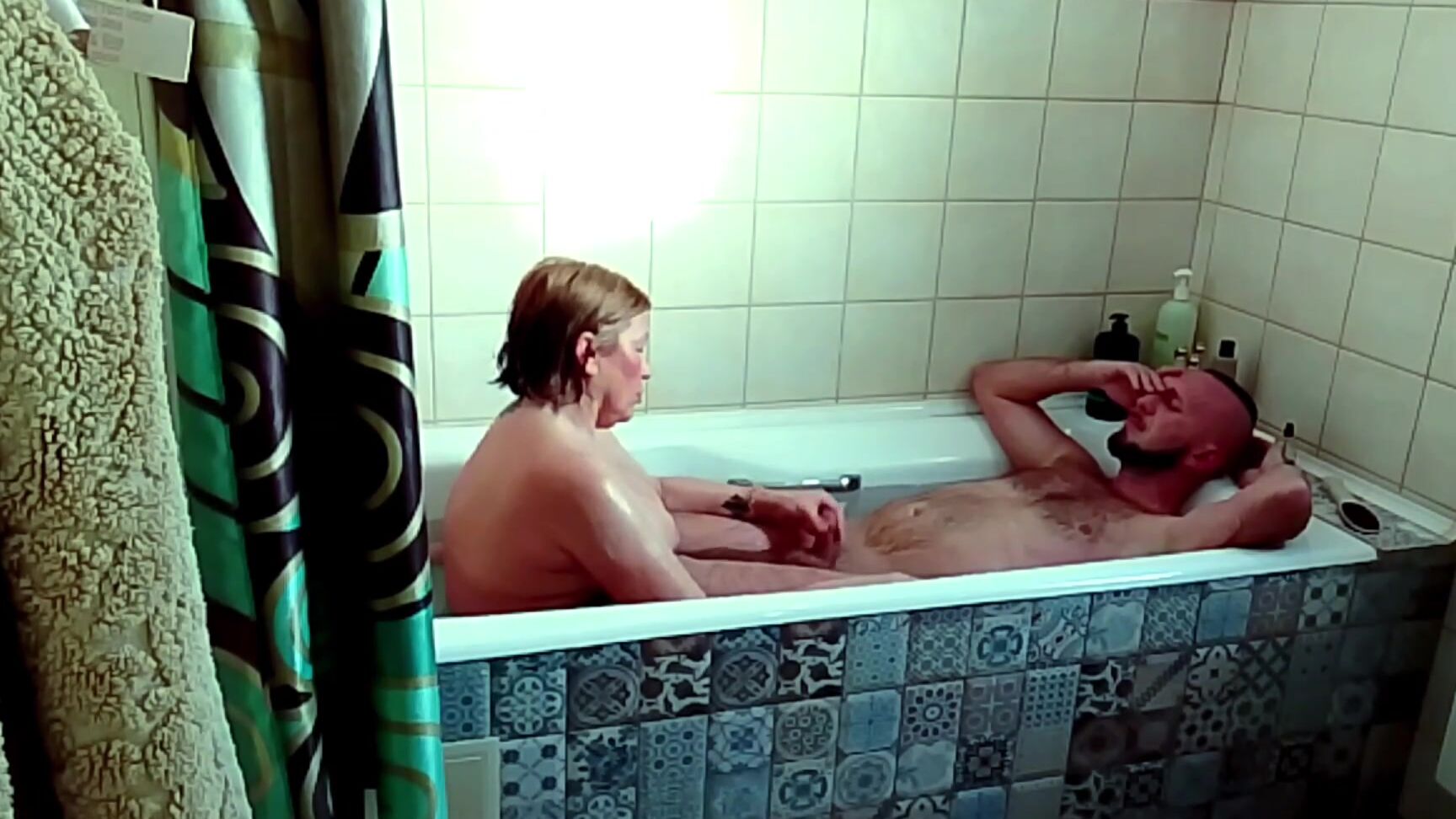 Мачеха Зашла В Ванную Когда Я Дрочил Crazyfamily 1970