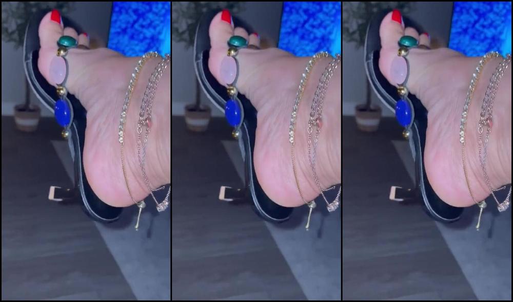 Sexyfeet47 Nicknamed Sexyfeet47 01 02 2026 Onlyfans Video Happy 1St Flip Flop Friday Of 2026 Rise N Stroke For My Beautiful Feet In These