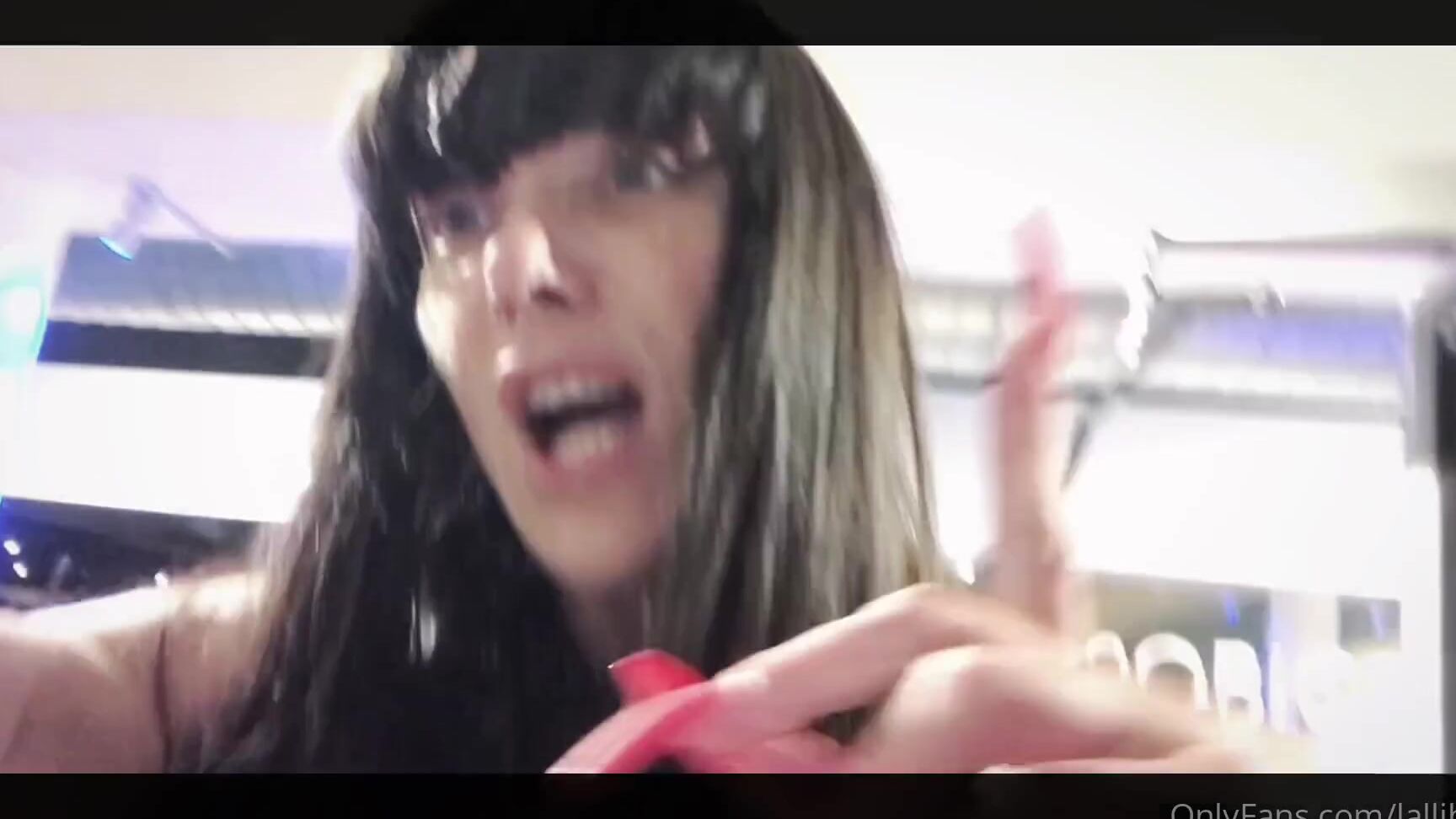 Lalliboop Nicknamed Lalliboop 04 11 2025 Onlyfans Video When I Lived In The City And Raised Doubts In Passers By