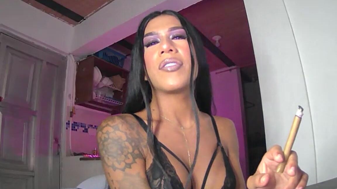 "Lola bbunny" 1920sporn, brunette, facefetish, smoking, tonguefetish bad girl Manyvids