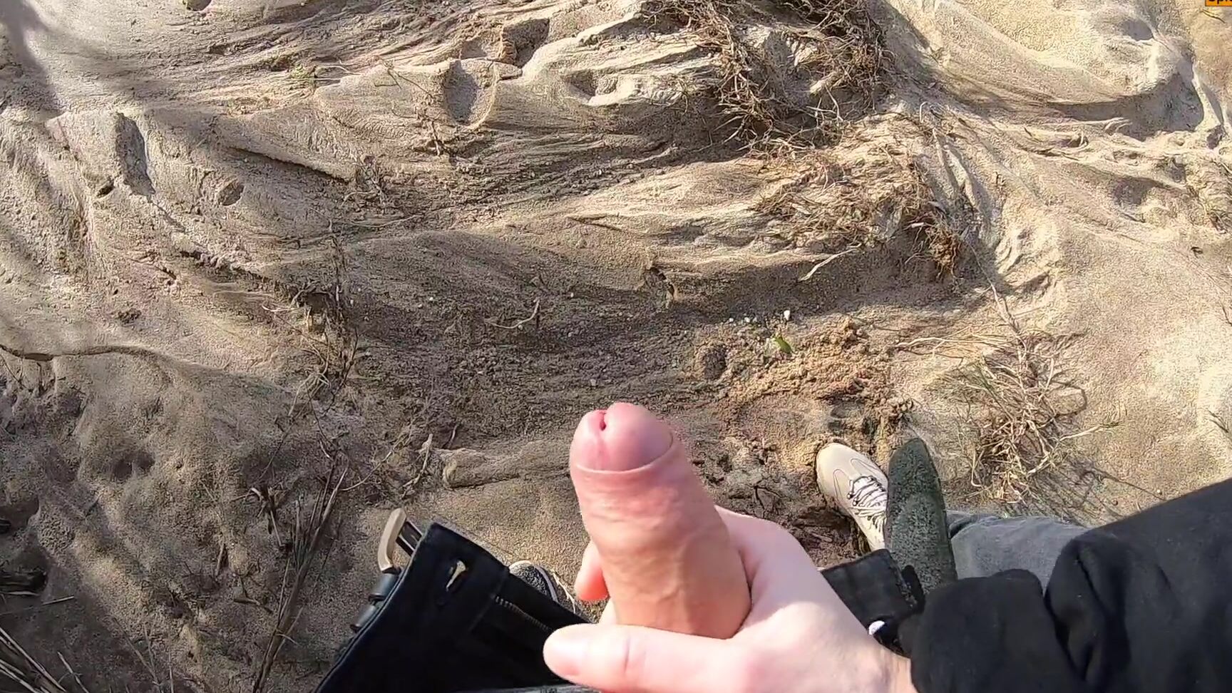 Подружка Делает Рискованную Быструю Мастурбацию На Общественном Пляже Pornhub Com