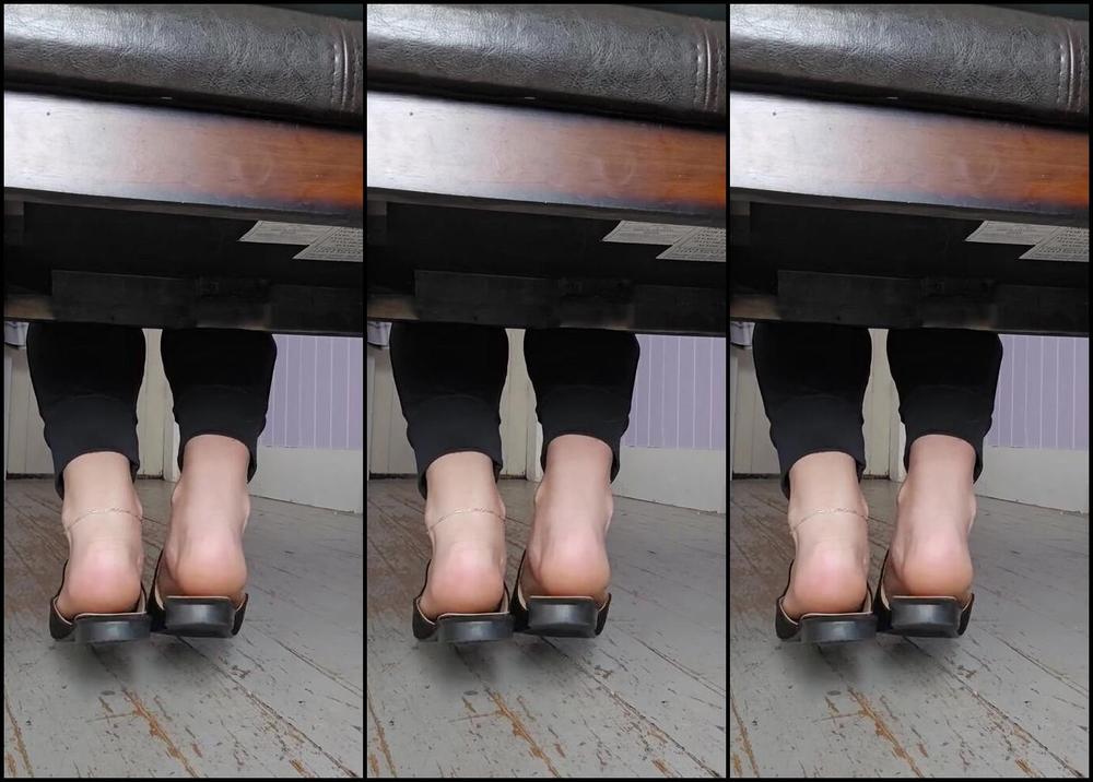 Gamertoeskz Nicknamed Gamertoeskz 01 11 2025 Onlyfans Video Are You A Fan Of Mules Im A Fan Of Playing With Them