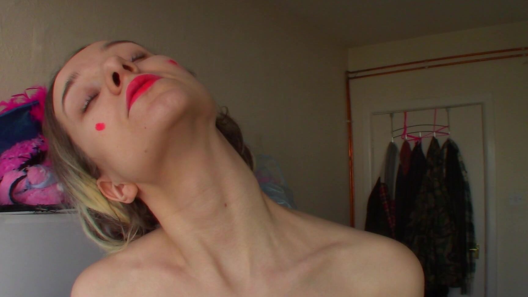 "Goddess Vanessa" exercise, face fetish, neck brace fetish, throat fetish, lipstick PAINFUL NECK Manyvids