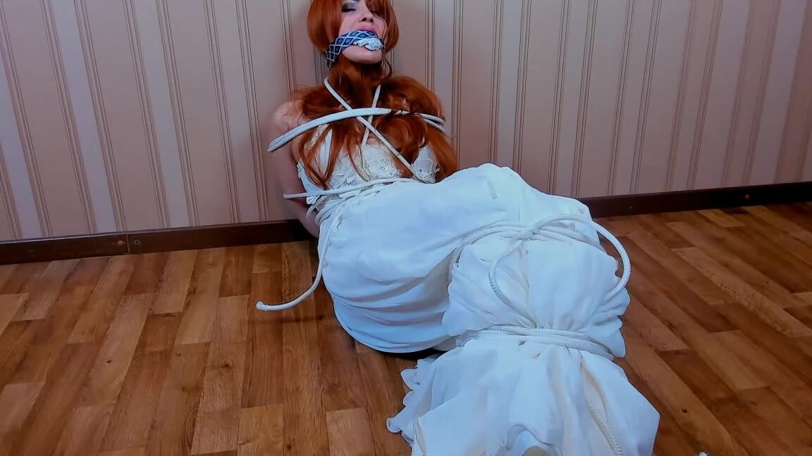 "JuliaCrown" boundorgasms, gag, moaningfetish, pantystuffing, ropebondage, sfw Hand gagged Bride in trouble Manyvids