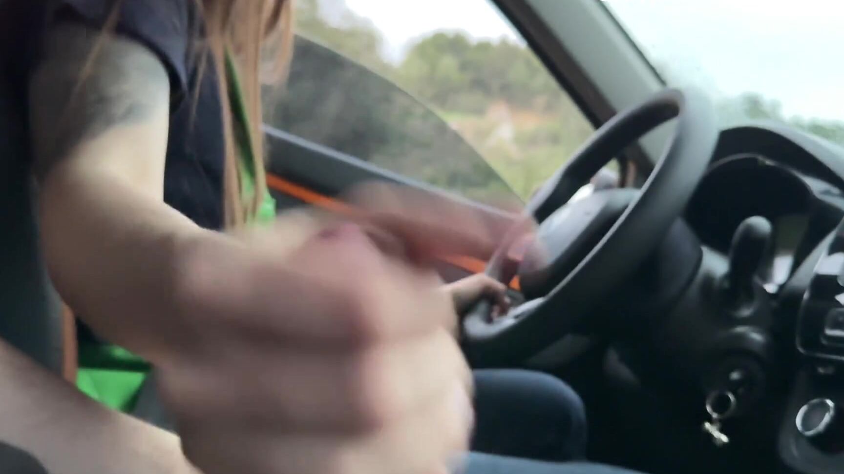 Работник Кофейни Садится В Мою Машину И Осушает Мои Яйца