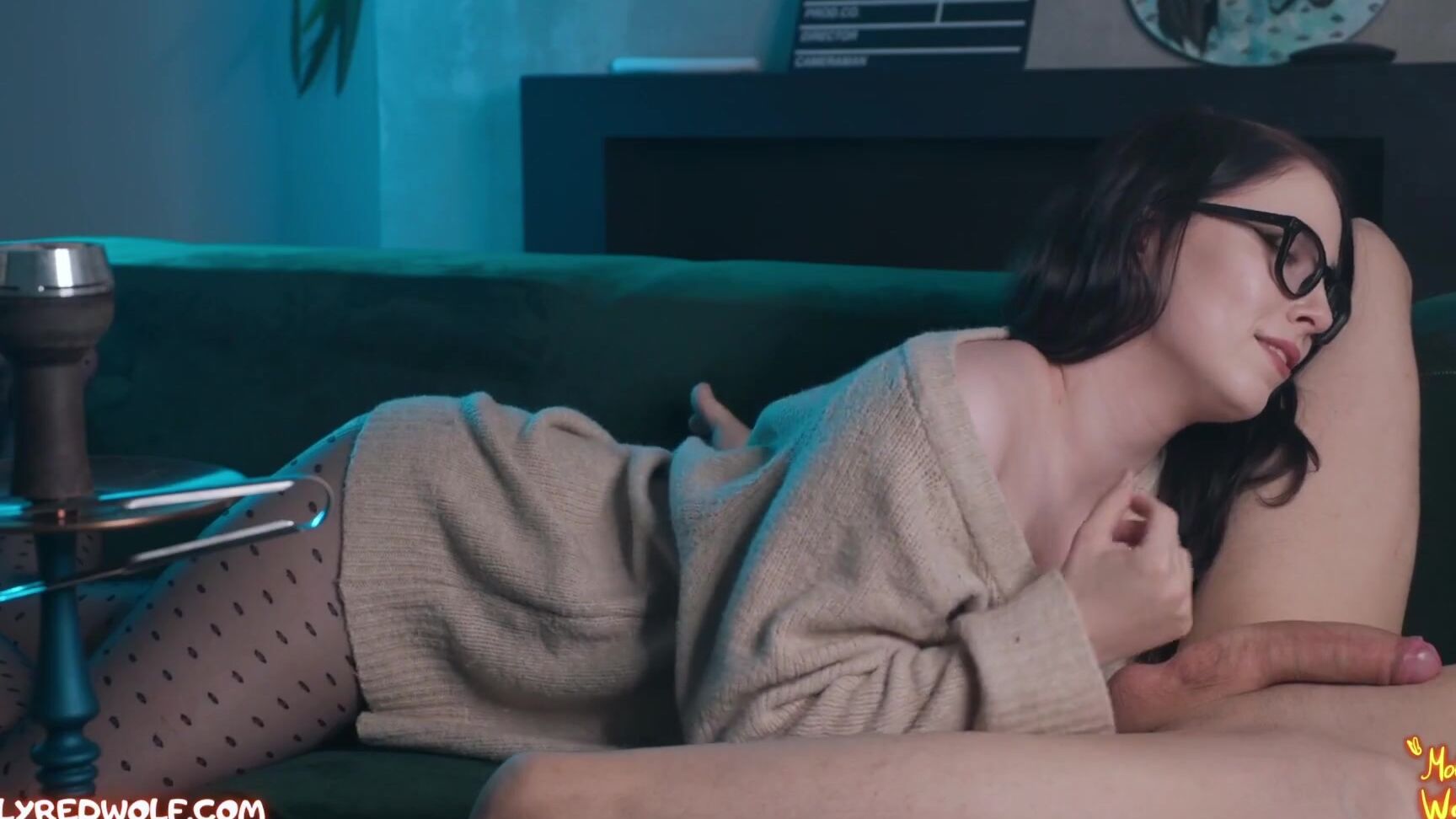 Mollyredwolf Кальянщица В Очках Сосет Большой Член В Позе 69 И Получает Сперму На Киску И Очки Mollyredwolf