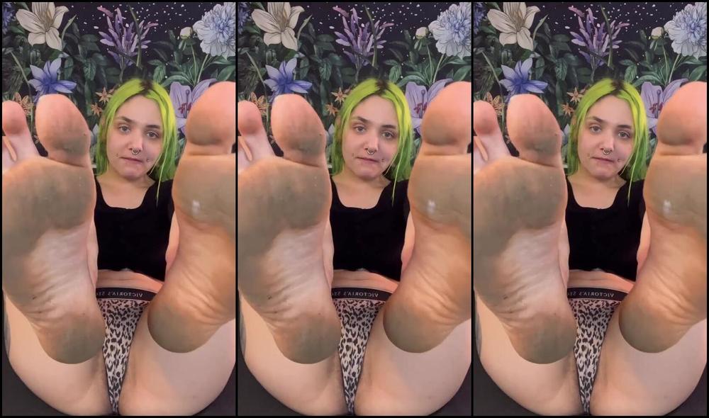 Justsmokeandsleep Nicknamed Justsubmitandobey 01 04 2024 Onlyfans Video Time For You To Worship These Dirty Little Soles