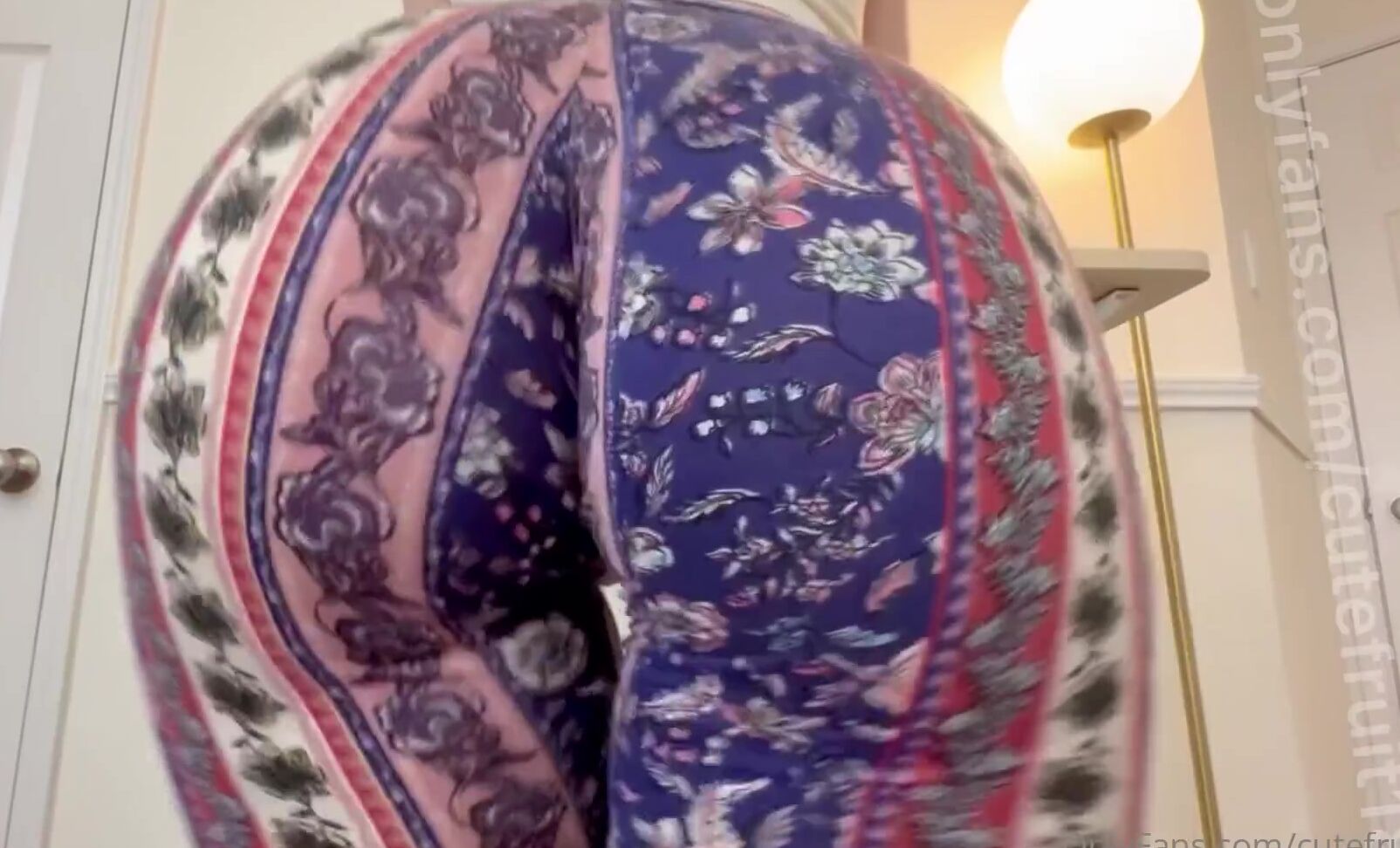 Rita Cutefruit18 Nicknamed Cutefruit18 04 15 2025 Onlyfans Video Flare Pants Walk