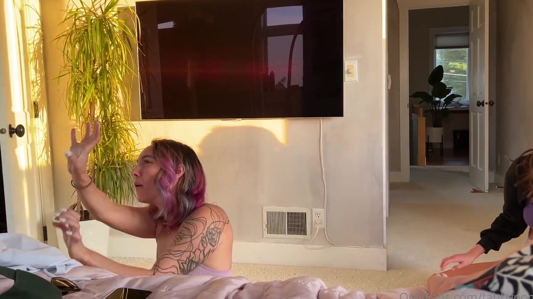 Tabbynoname Nicknamed Tabbynoname 06 12 2024 Onlyfans Video Some Holesome Hump Day Fun With Piperquinn Inspecting The Goods