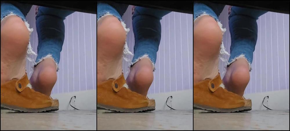 Gamertoeskz Nicknamed Gamertoeskz 04 14 2025 Onlyfans Video Fuzzy Birks Are My Favorite To Tease You With