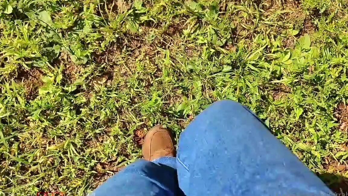 Farrah Feet Nicknamed Farrahfeet 08 11 2025 Onlyfans Video Wanna Smell My Feet After Walking In Warm Boots