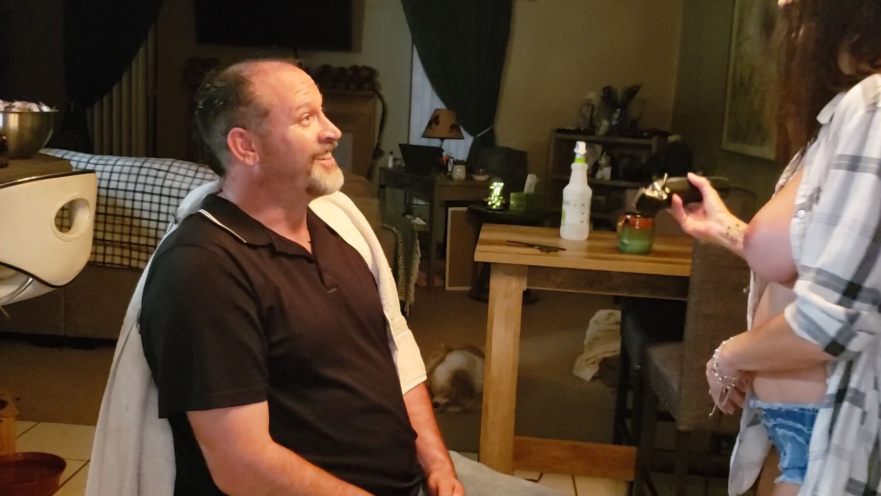 "Stormi Winters" ass grabbing, big tits, hair cutting HIS JUST DESERVES NOW HE IS BALD Manyvids