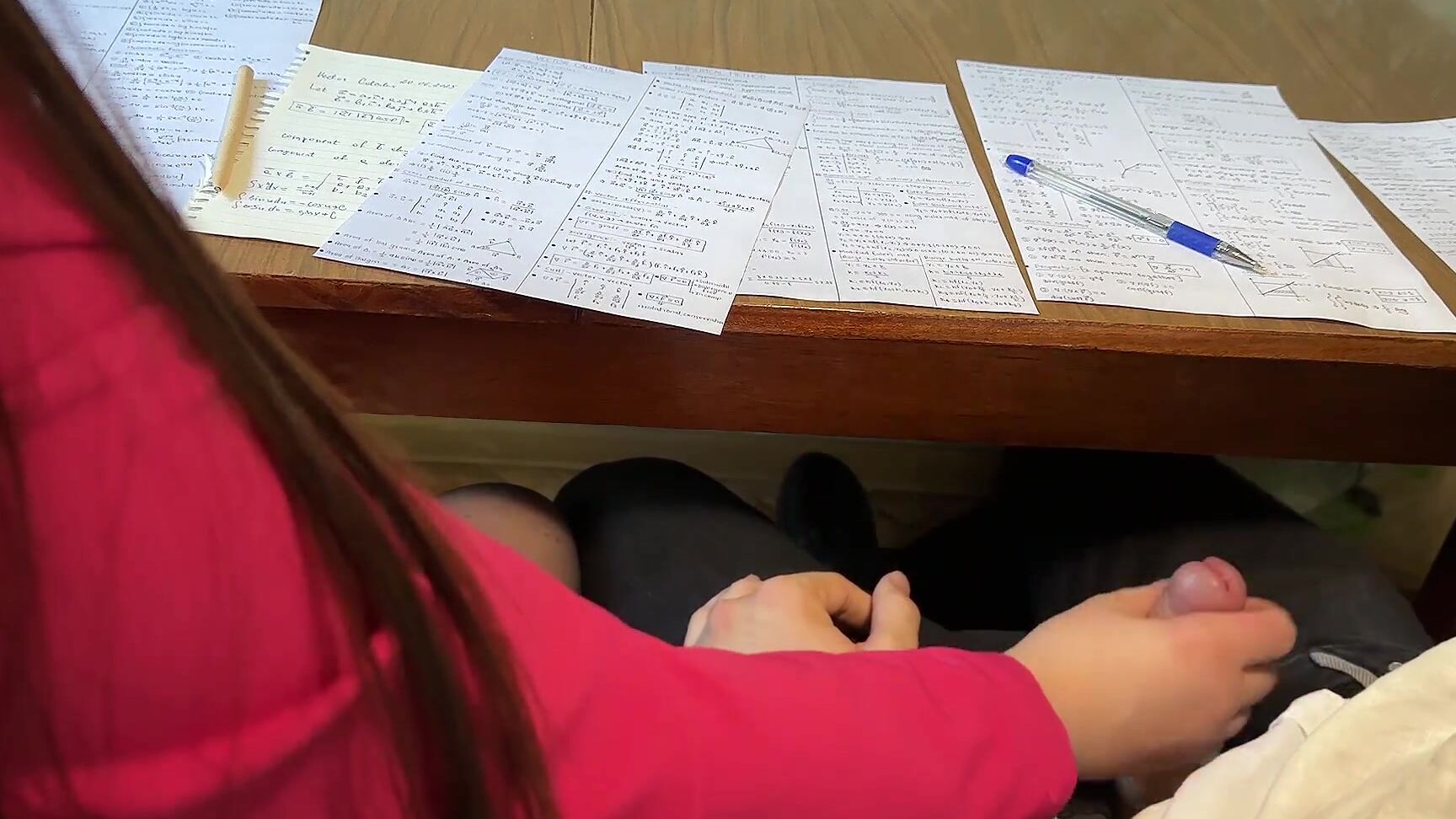 Прощай Математика И Школа Одноклассник Подрочил Мне Под Столом В Последний День Школы Pornhub Com