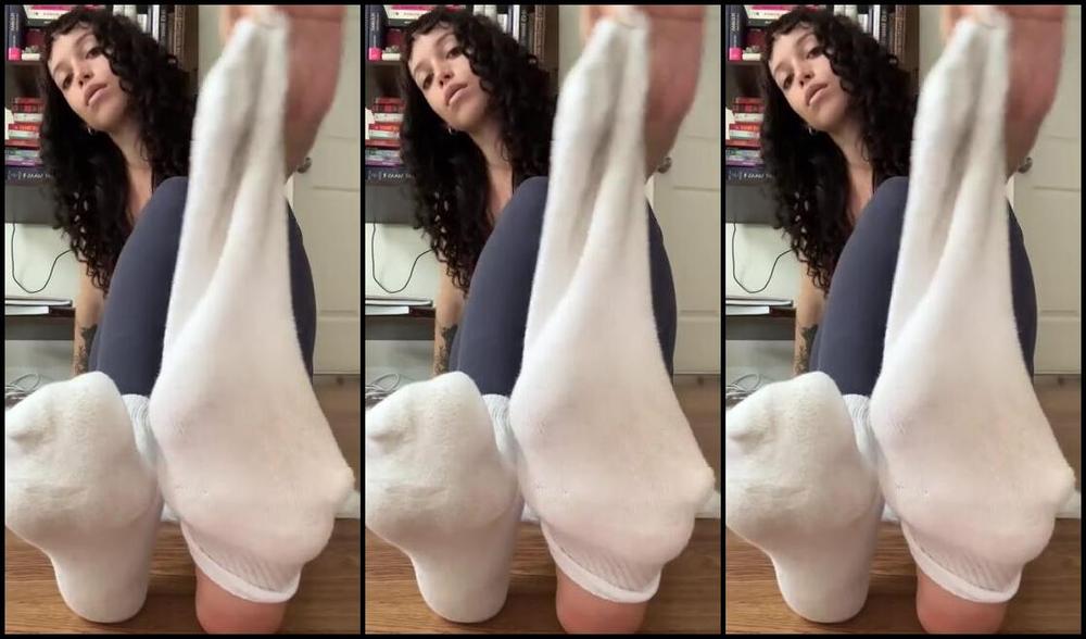 Goddess Liv Nicknamed Soldmysole 04 27 2025 Onlyfans Video I Took My Socks Off Just The Way You Like It