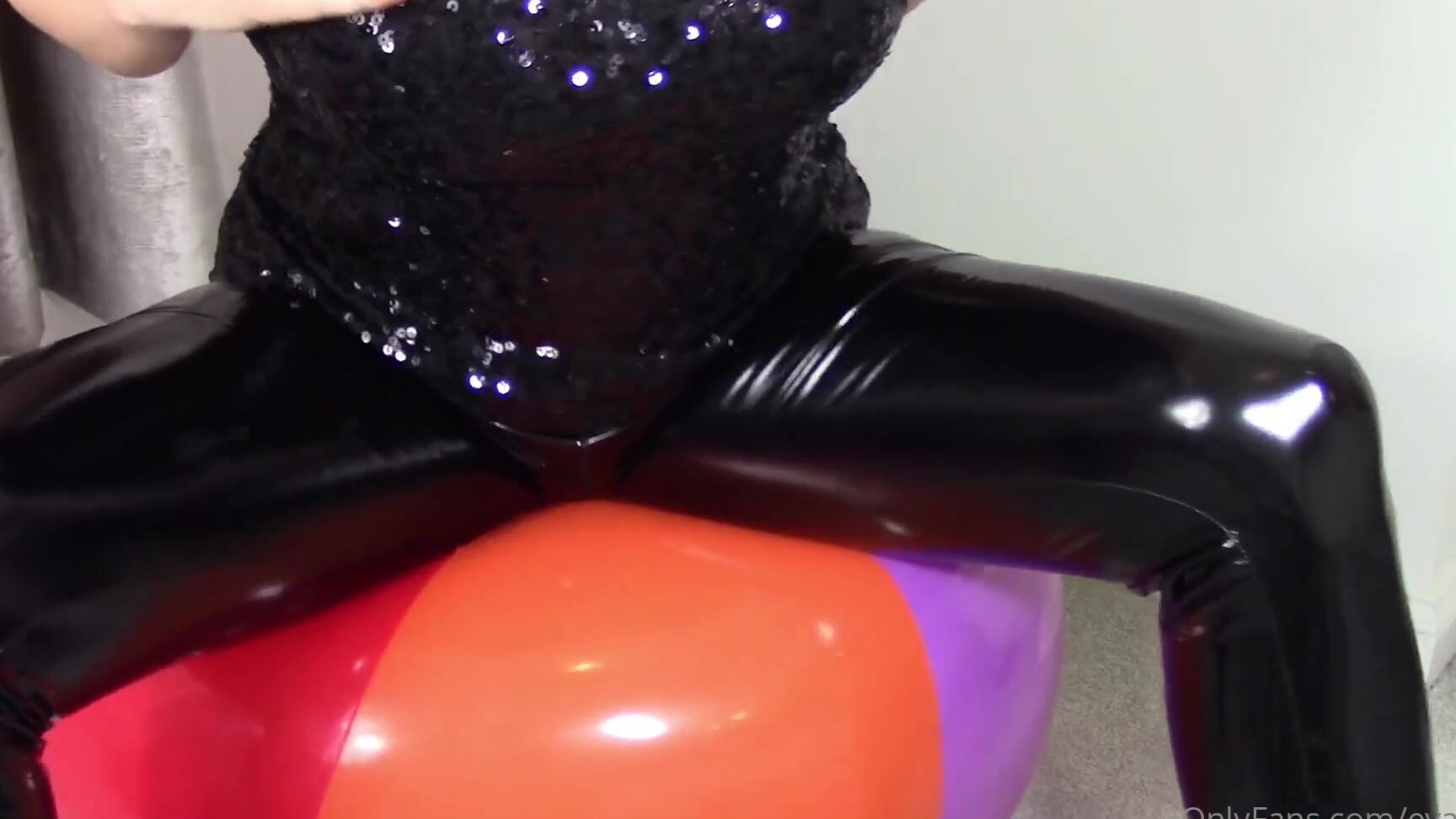 Evafarts Nicknamed Evafarts 10 22 2024 Onlyfans Video Latex Farts On Beachball 14 Minutes Long Enjoy My Onlyfanswatch Me In Latex Look Leggings