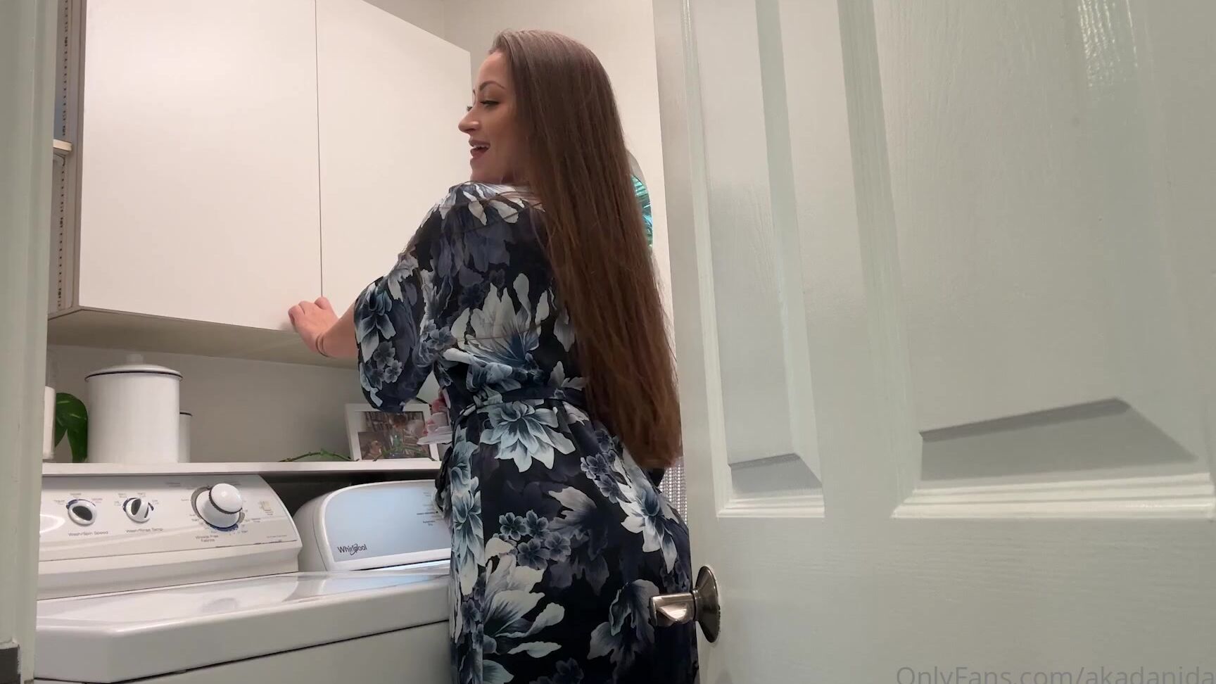 Dani Daniels Aka Akadanidaniels 03 31 2024 Onlyfans Video I Was Doing Laundry And Well