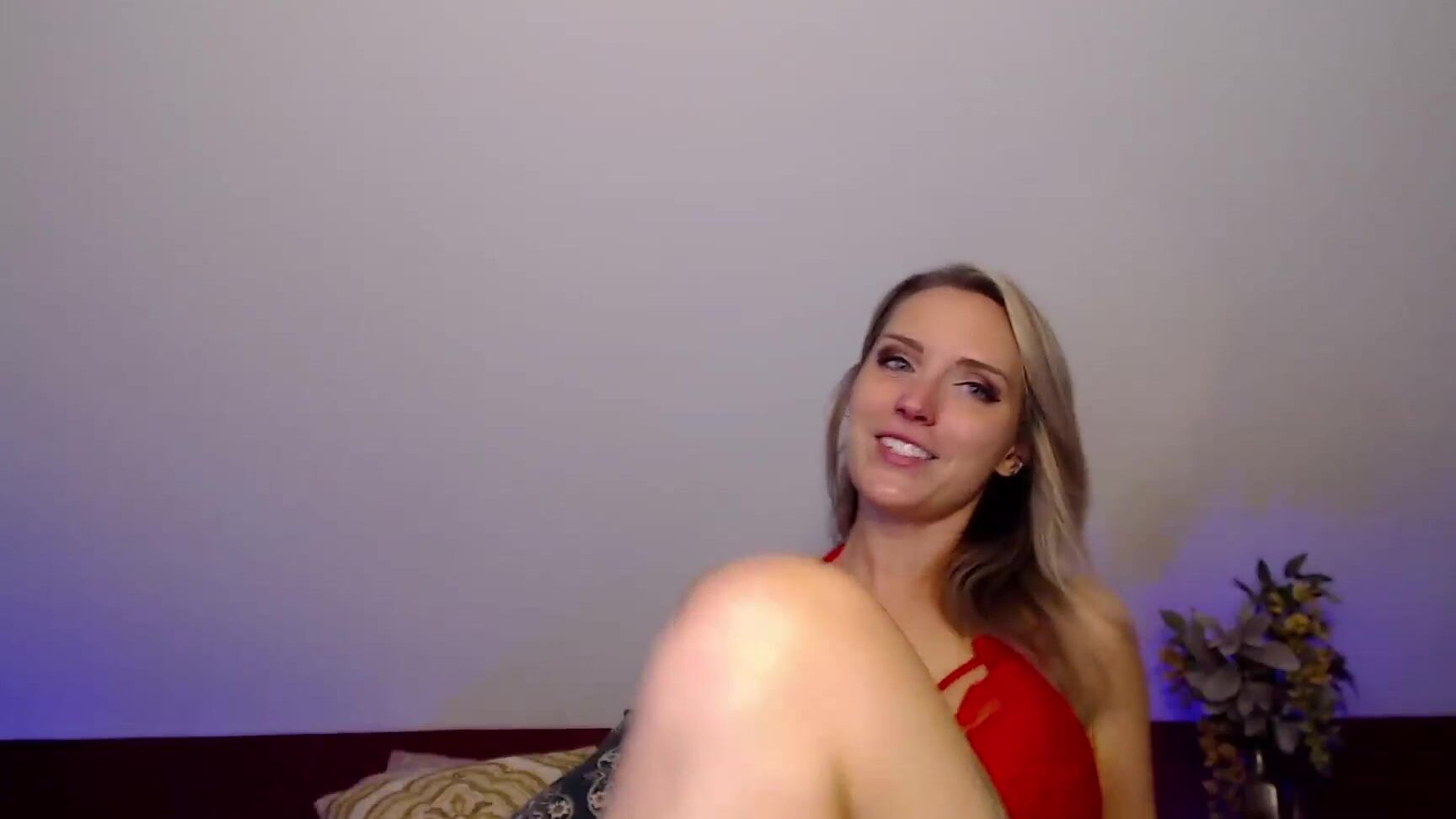 "SneezeGoddess" barefoot, feet, footfetish, livecams, mucophilia, sfw, sneezegoddess, sneezing Chhinkni Fit and Feet Tip Live Manyvids