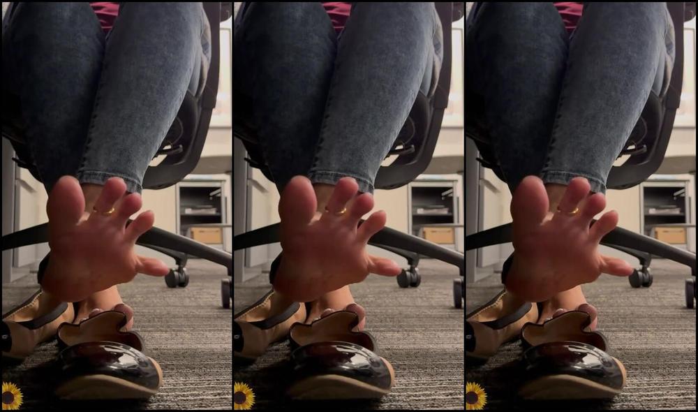 Goddess Elena Nicknamed Solebeauty93 09 29 2025 Onlyfans Video Would You Mind If I Stretch These On Your Face