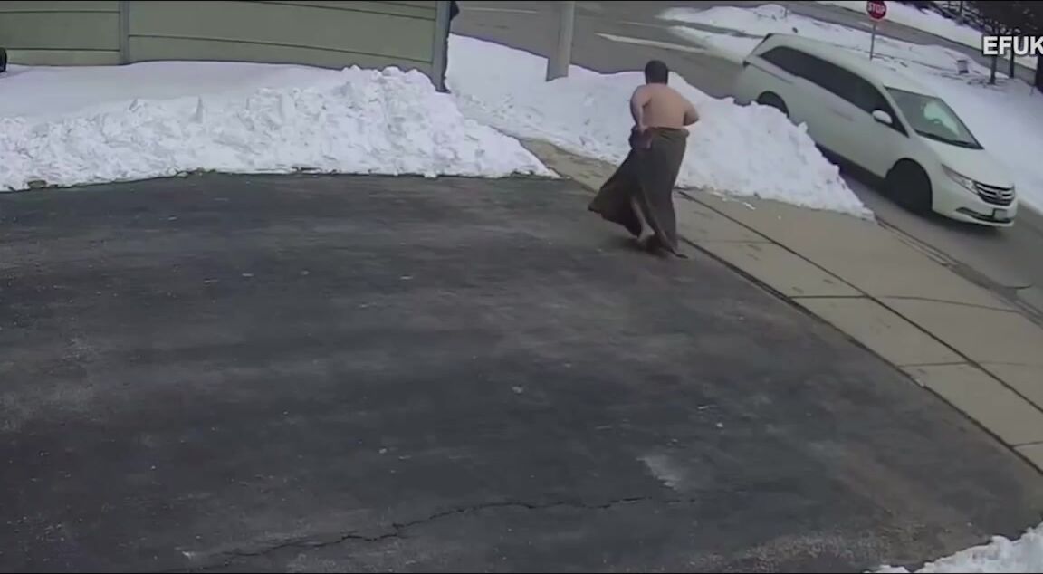 Efukt Butt Naked And Above The Law