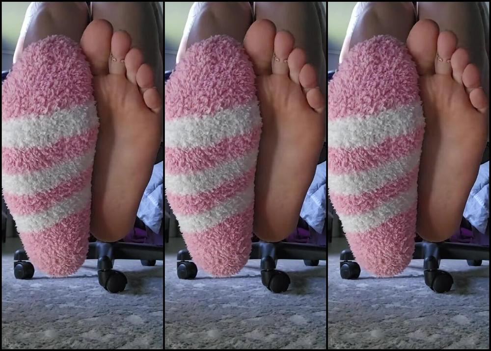 Gamertoeskz Nicknamed Gamertoeskz 05 22 2025 Onlyfans Video I Know You Want To Sniff And Lick My Soles All Day