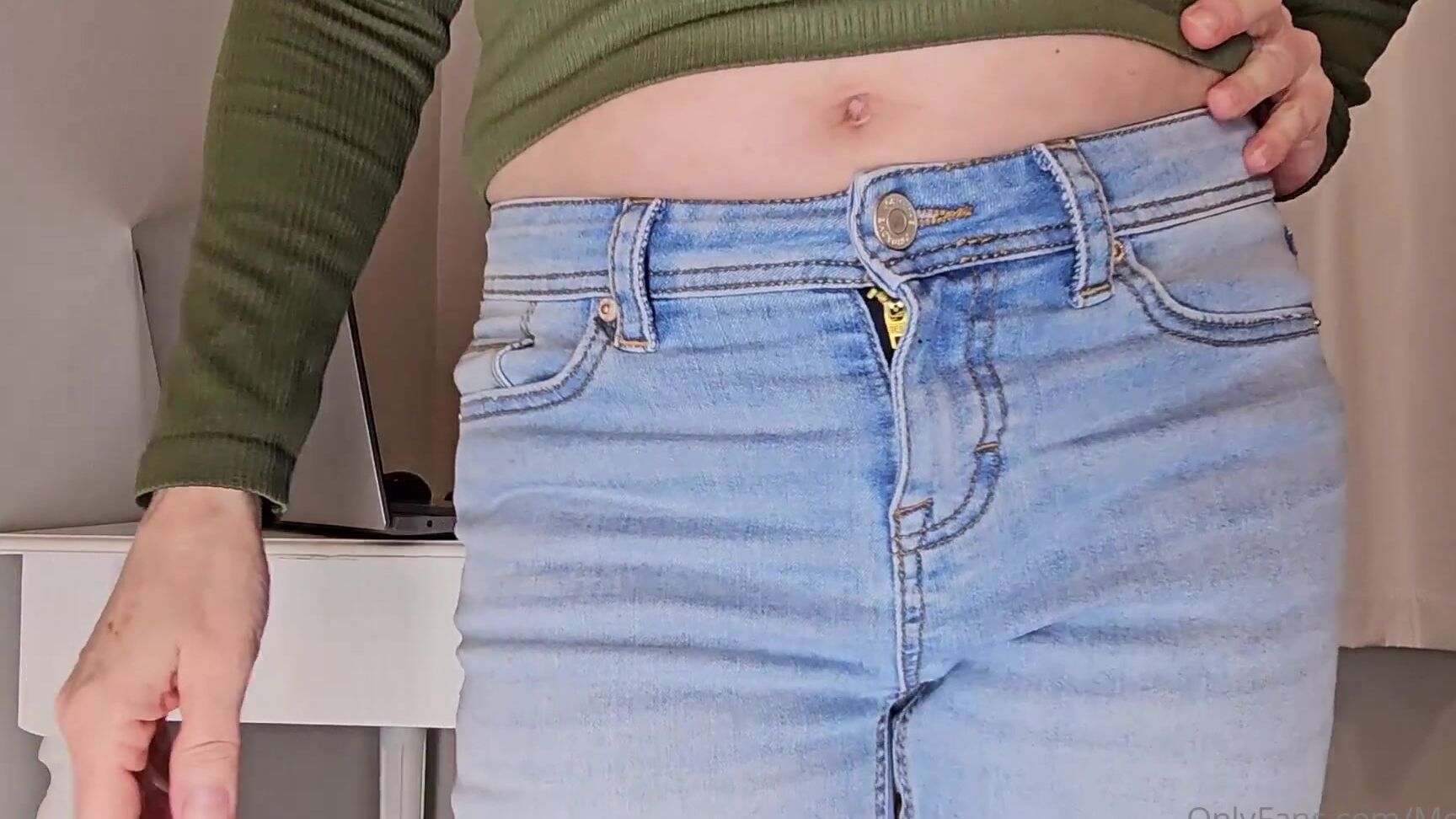 Morina Nicknamed Morina 06 30 2025 Onlyfans Video Coworker Belly Button Exposed Has Been Sent To Your Inboxes Here S A Preview Of The 20