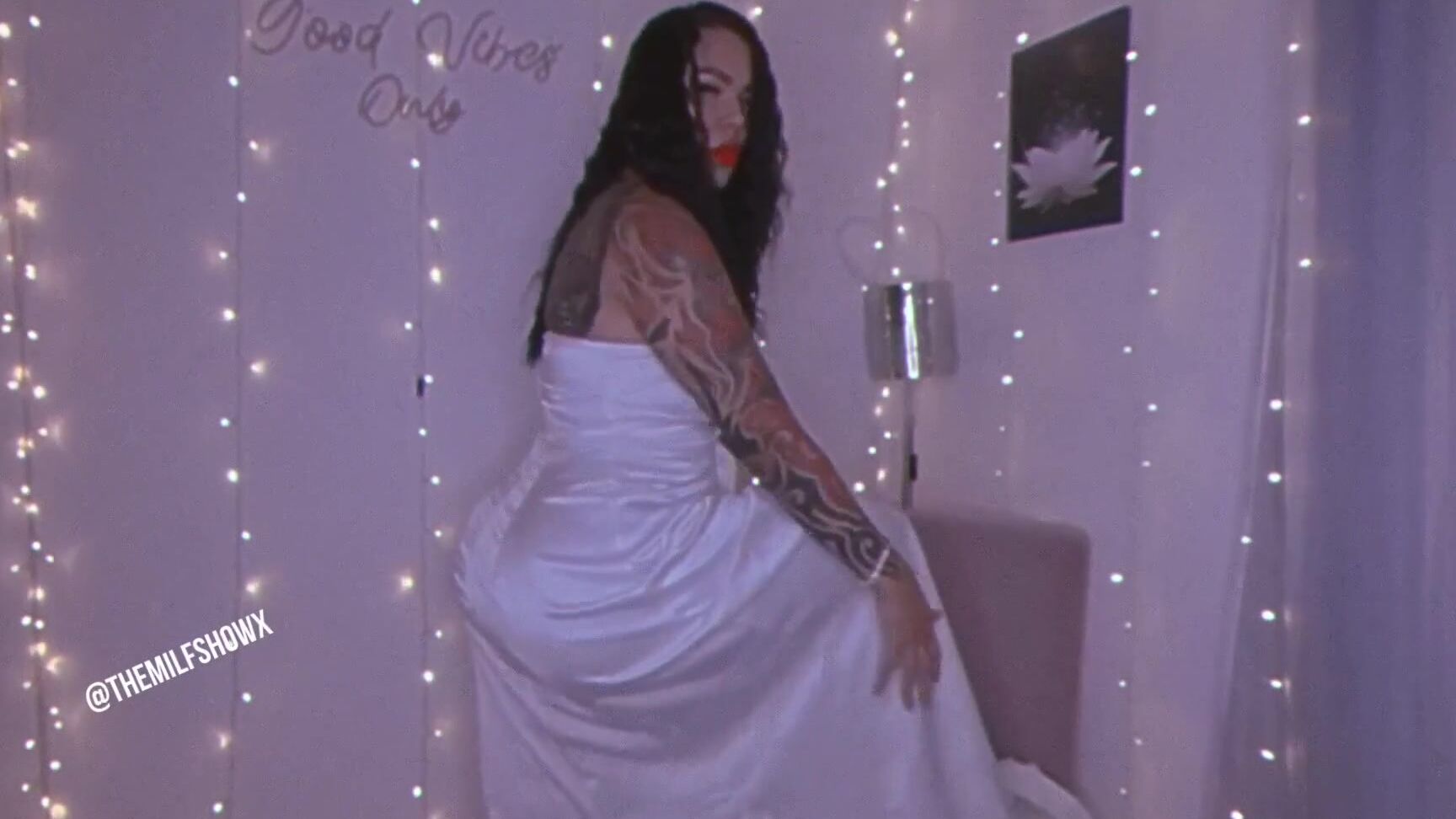 Big Mami Nicknamed Bigmamioficial 08 31 2024 Onlyfans Video Un Bailecito De La Madrastra Viuda En Honor A La Verga Muerta De Su Difunt0