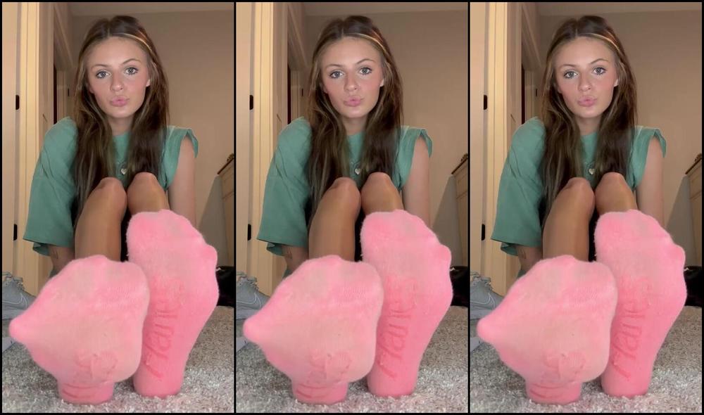Evessfeet Nicknamed Evesfeet123 02 01 2025 Onlyfans Video Sock Removal Enjoy Your Weekend And Get Ready For The Big Sales All Next Week Mmwah