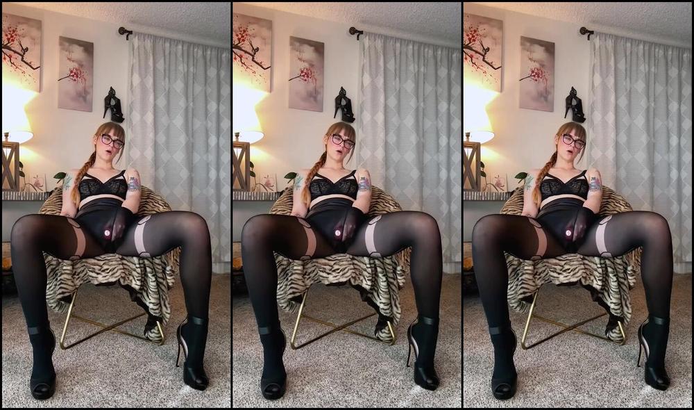 Livs Secret Life Nicknamed Livssecretlife 12 12 2025 Onlyfans Video Your Boss Caught You Ogling The Legs In The Office And Decided To Have Some Fun