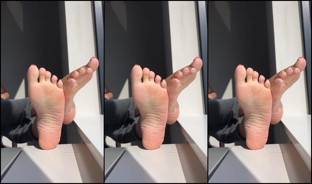 Effthemtoes Nicknamed Effthemtoes 05 18 2025 Onlyfans Video New Pedi Reveal Watch Me Take Off These Sweaty Sneakers And See If Youll Make