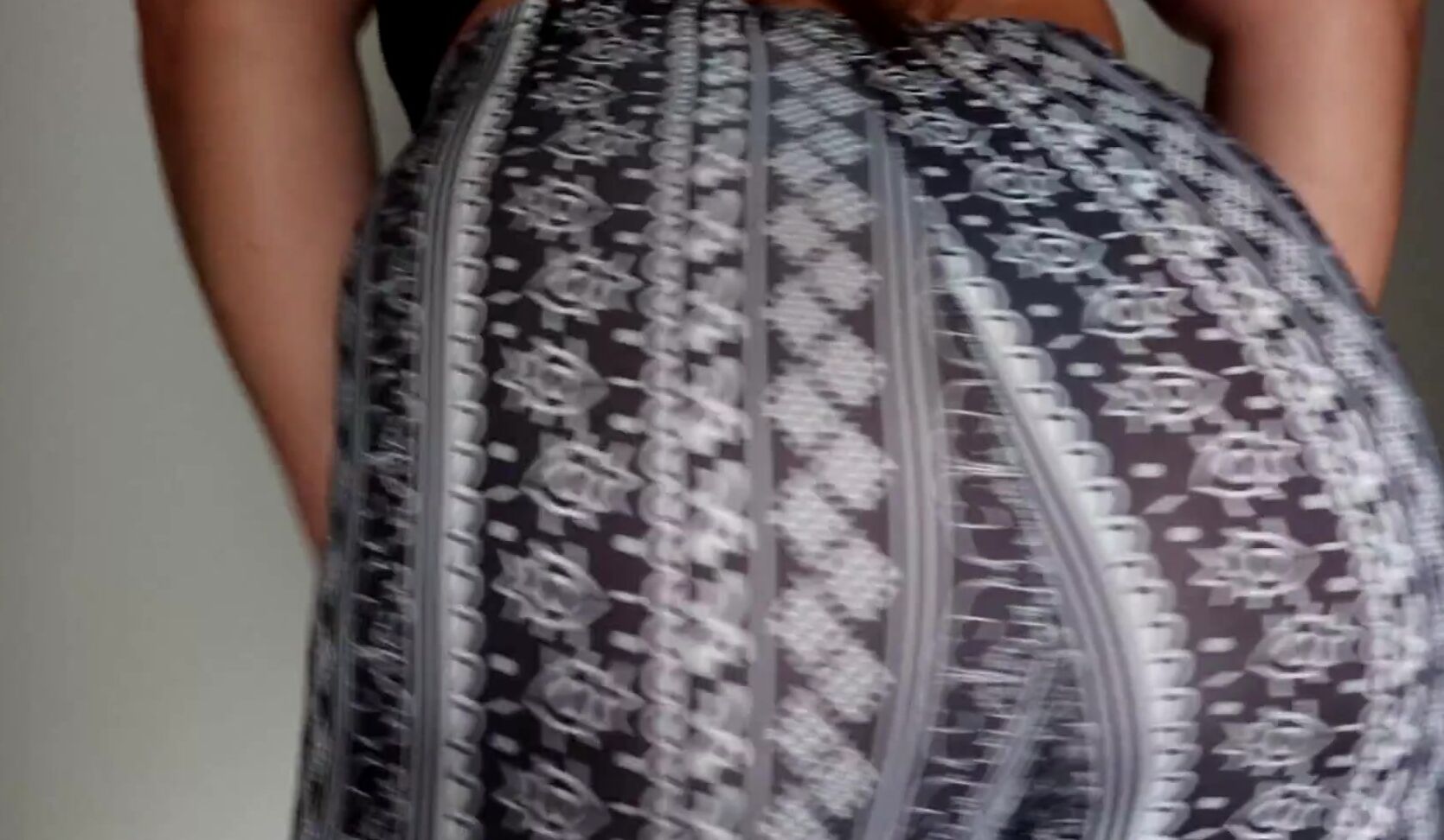 Queen Sylvia Nicknamed Itsqueensylvia 07 26 2025 Onlyfans Video Farts In Forbidden Pants