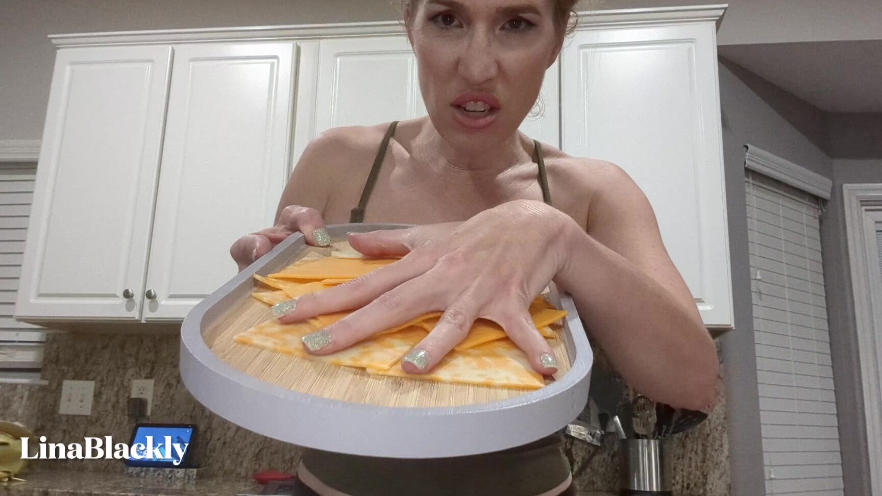 "LinaBlackly" cooking, eyecontact, food, jerkingoff, pov Chef Prepares a Casserole Made with You and You re Cum Manyvids