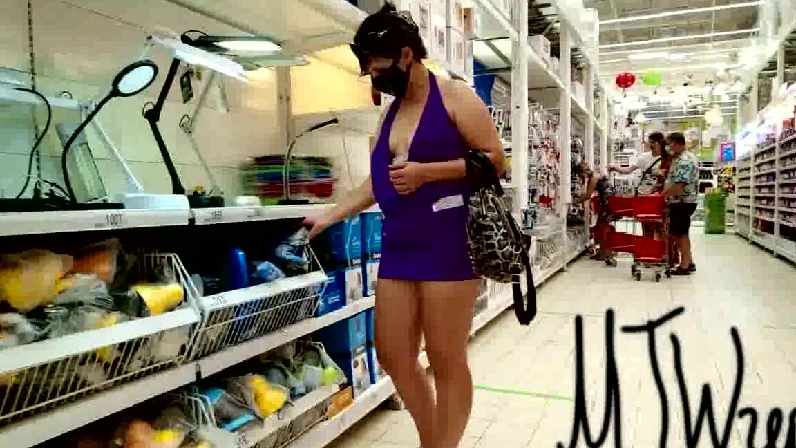 Public Flashing In Store Caught Voyeur