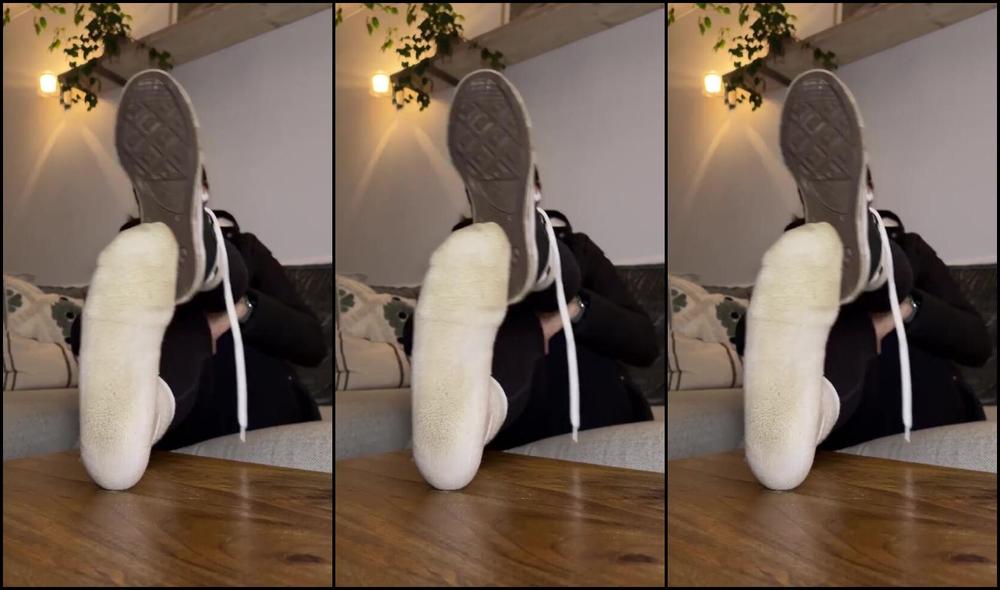 Mimi Williams Nicknamed Mimi Williams 10 20 2024 Onlyfans Video My Feet Have Been Sweating In My Converse All Day Bet Youd Love To Sniff