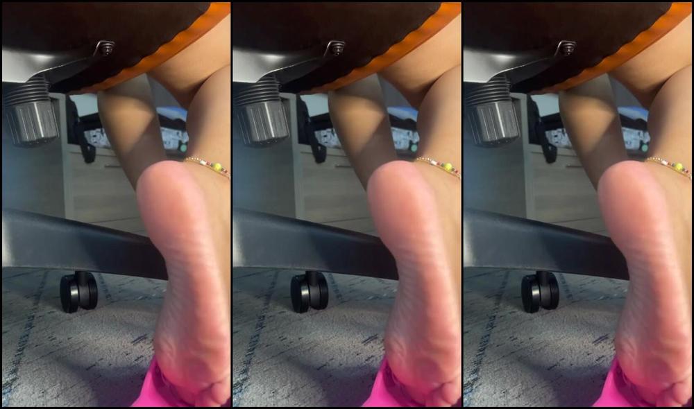 Effthemtoes Nicknamed Effthemtoes 10 26 2025 Onlyfans Video I Was Getting Restless