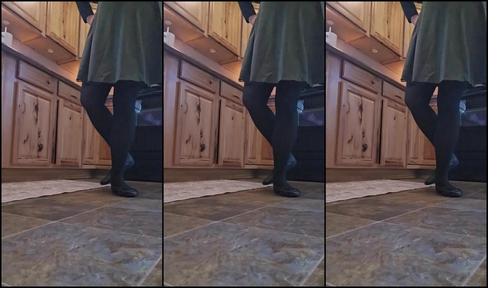 Sexysassquatch34 Nicknamed Goddessnat34 12 30 2025 Onlyfans Video Flats Nylons Cute Fit Tiny You Watching