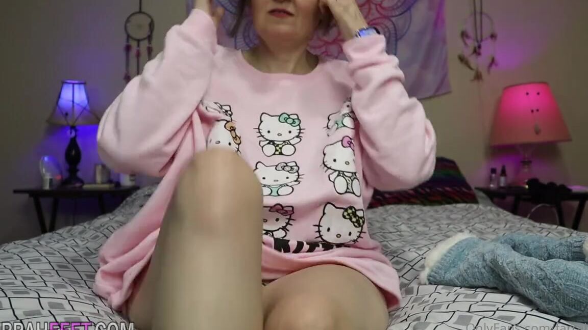 Farrah Feet Nicknamed Farrahfeet 02 08 2025 Onlyfans Video Enjoy Her Teasing Feet