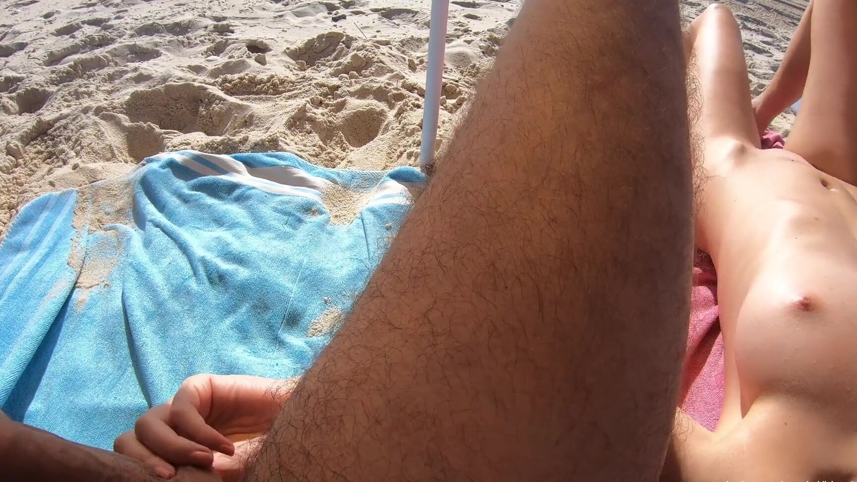 Ему Нужна Рука Но Она Не Дает T Pornhub Com