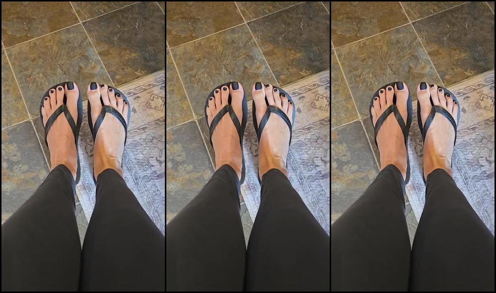 Sexysassquatch34 Nicknamed Goddessnat34 01 09 2026 Onlyfans Video Teasing You In Flip Flops